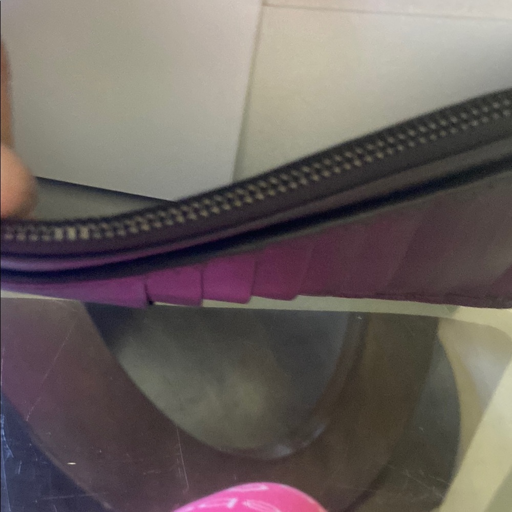Burberry Black Leather Bi-Fold Zip Wallet - Picture 2 of 8